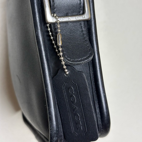Vintage COACH Leather Camera Crossbody Bag 9817 - Picture 6 of 12